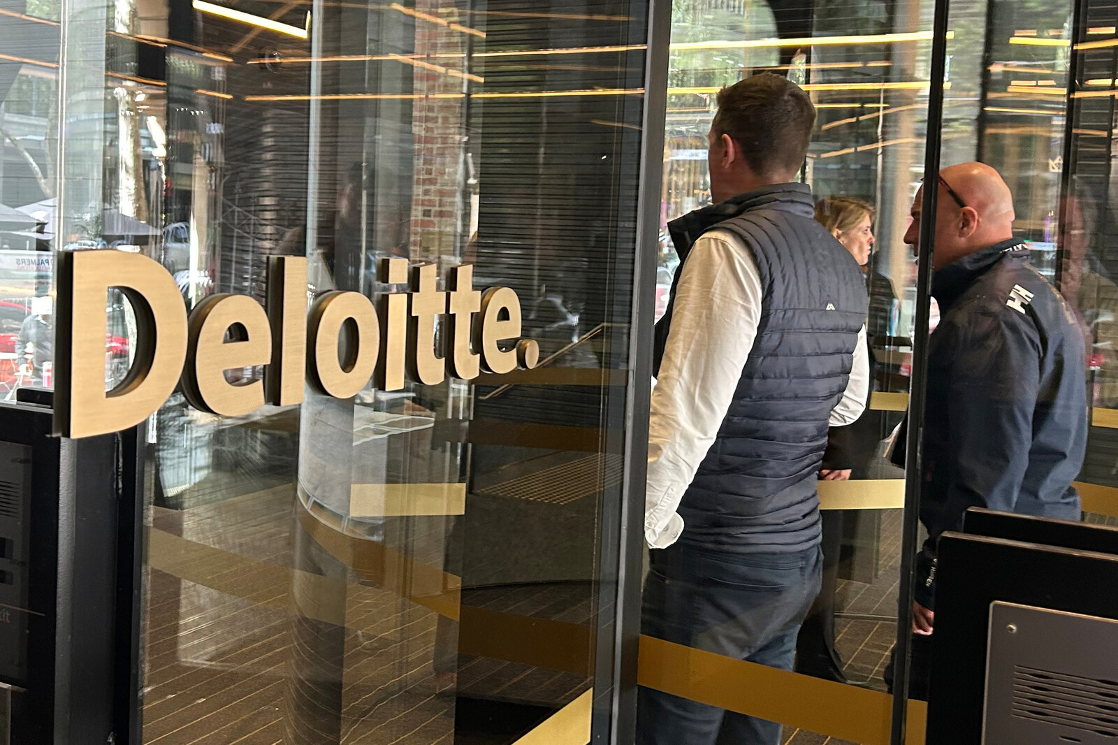 Intrarea biroului Deloitte din Melbourne, Australia